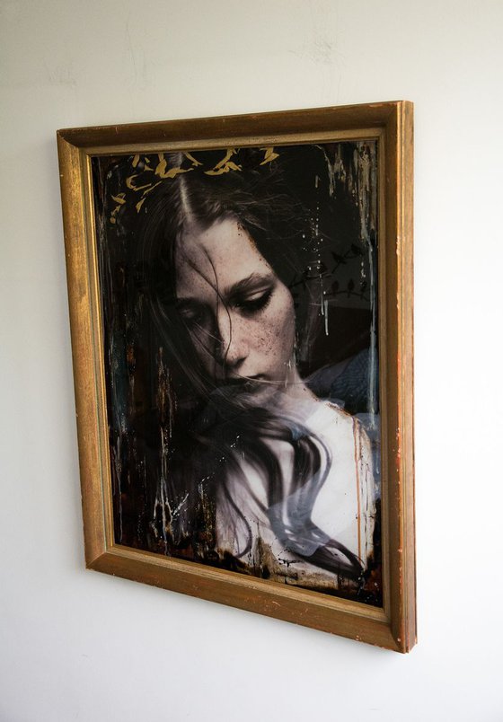 "Dreamworld" (92x74x5cm) - Unique framed portrait artwork on wood (abstract, portrait, goldleafs, gold, framed, original, epoxy, painting, unique, 3D, decay)