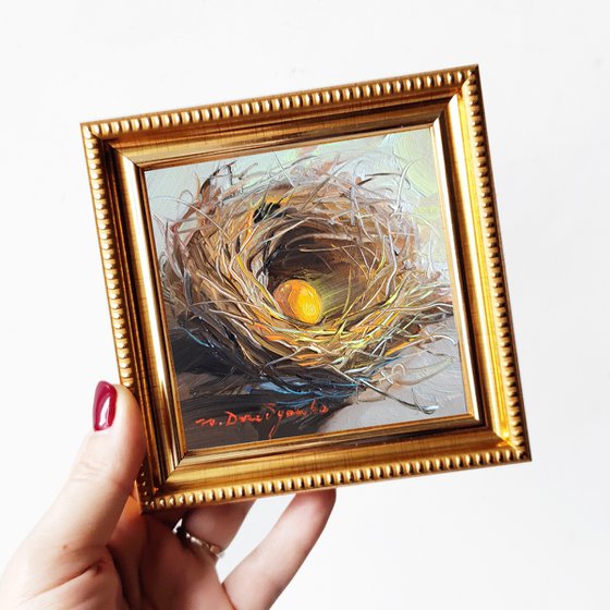 Gold egg nest painting