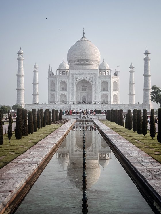 THE BEAUTIFUL TAJ MAHAL