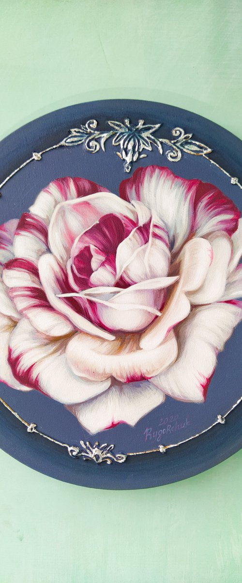 Silver rose by Lesja Rygorczuk