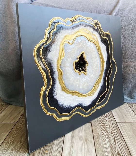 Agate geode Gold, White, Black, Gray