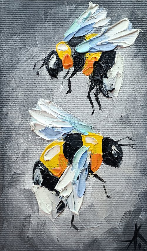 Joint work - small painting, bumblebee insects, oil painting, round canvas, postcard, bumblebee, bumblebee oil, painting, gift, gift idea, insects by Anastasia Kozorez