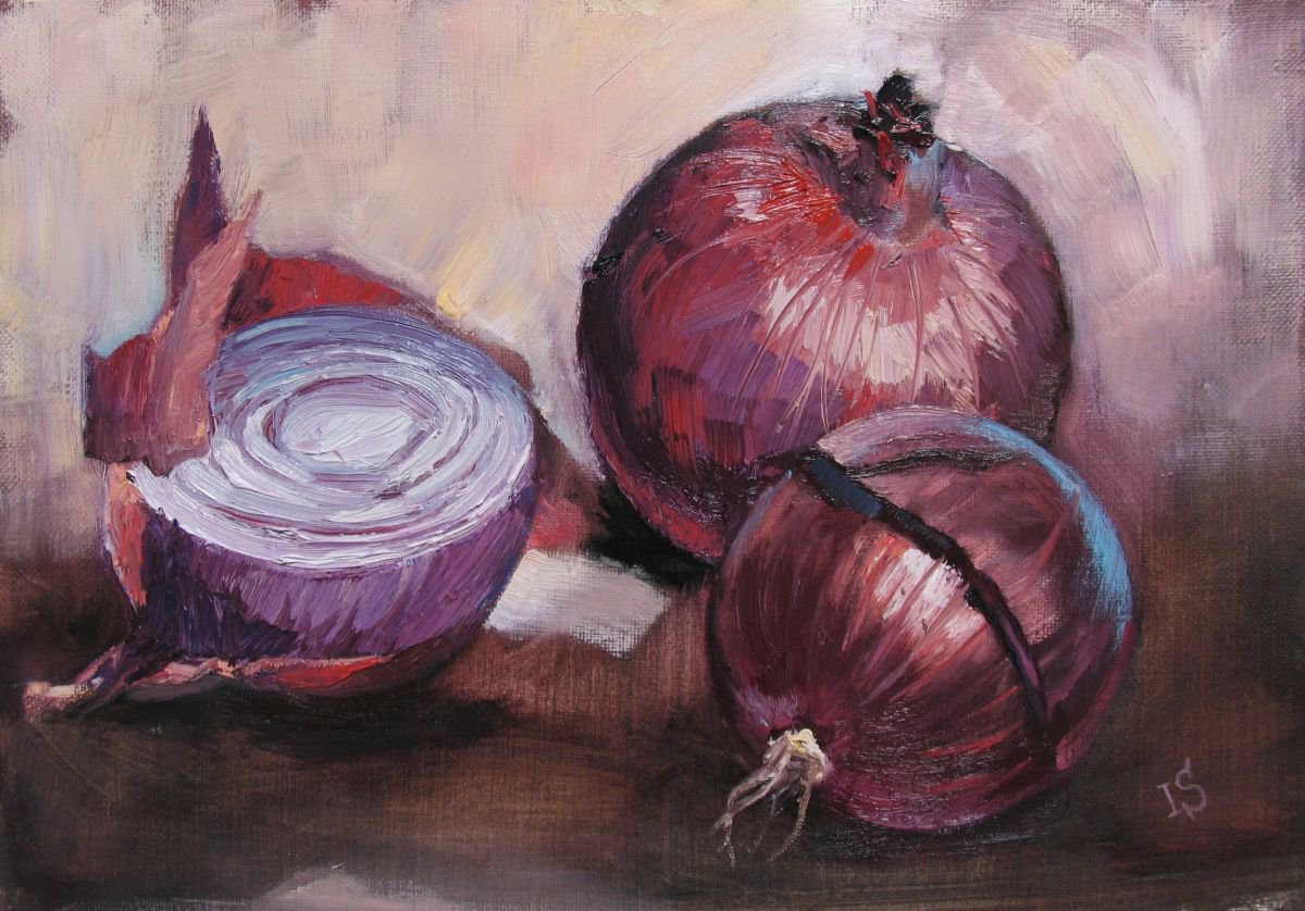 Red onion by Irina Sergeyeva