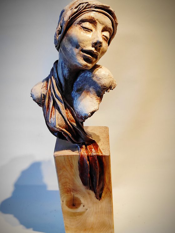 "Ariadna" Unique clay sculpture 55x19x13cm