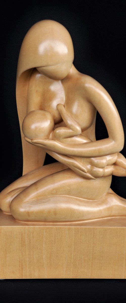 Wood sculpture MOTHER AND BABY by Jakob Wainshtein