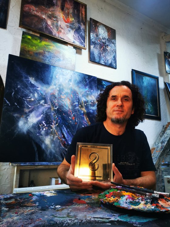 Echoes of eternal space