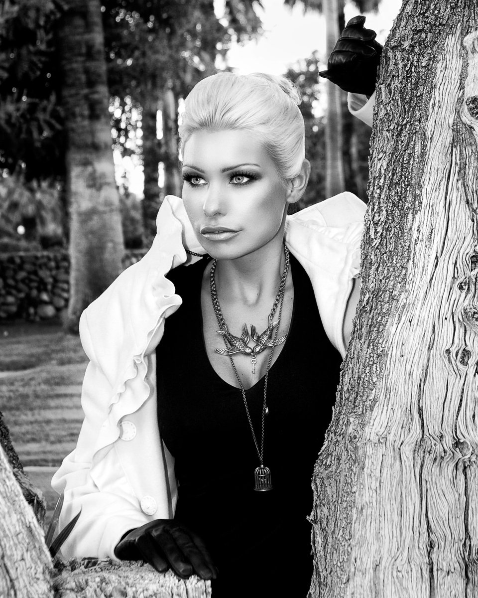 Expressive Portrait Photograph By William Dey, 18 X 22", Power Of Allure Palm Springs Ca, Original Artwork