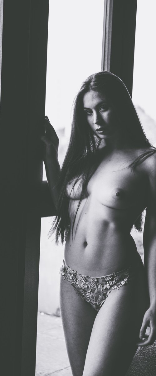 Elle Beth- Time Stands Still #025 (Limited Edition Art Nude) by Henry Clayton