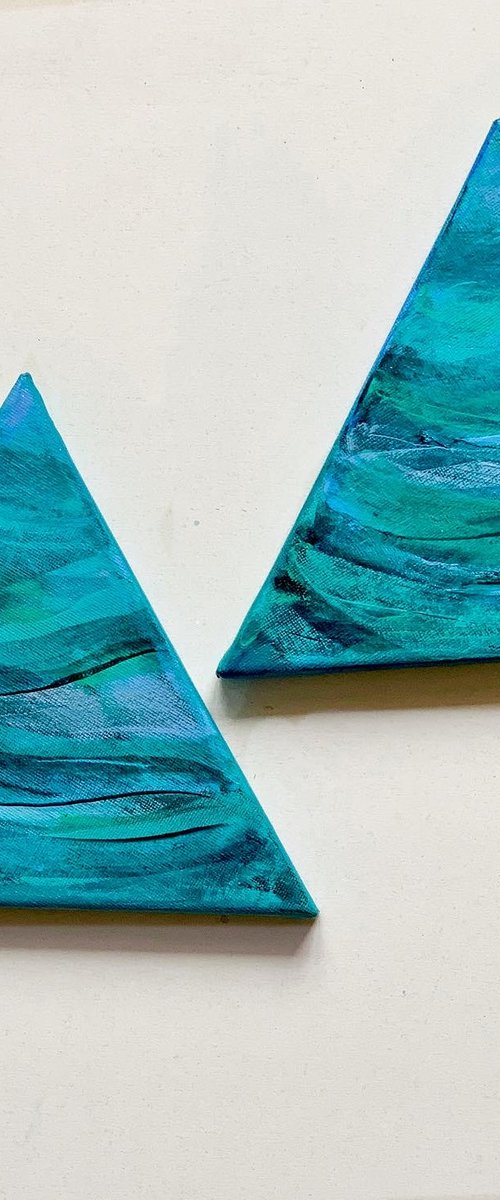Aqua! Set of 2 triangular paintings! Diptych by Amita Dand