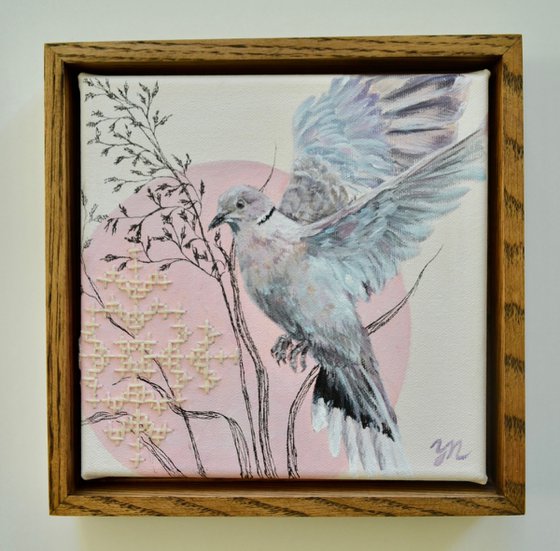 COURTYARD MEMORIES IV : DOVE