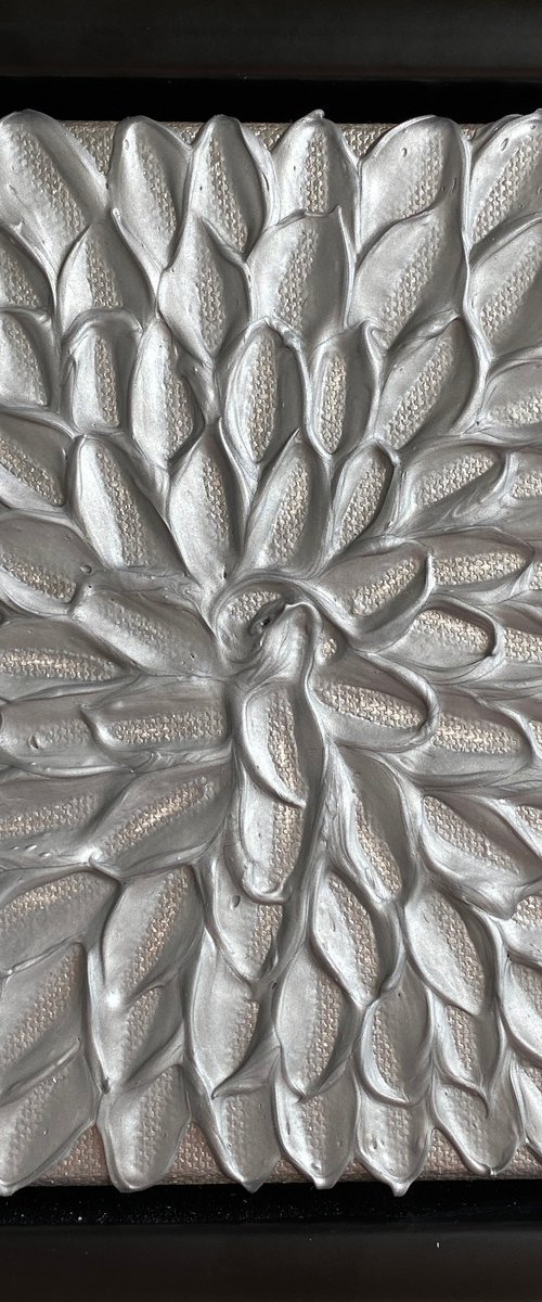 Silver abstract mini by Guzaliya Xavier