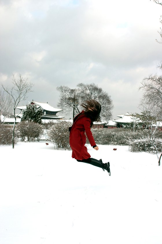 Jumping in Gyeongbokgung