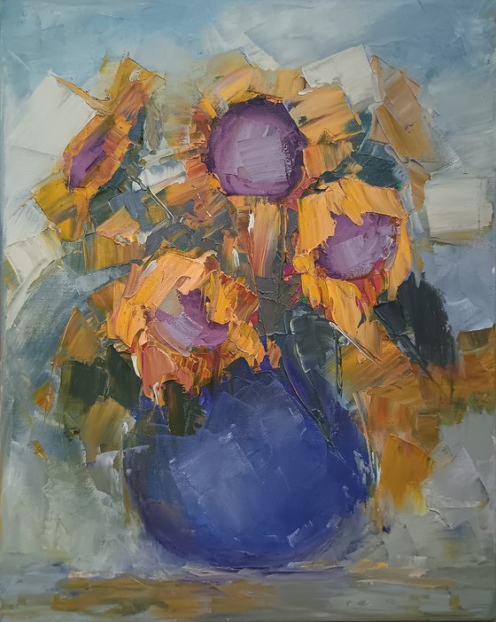 GIRLS DRESSED IN SUMMER