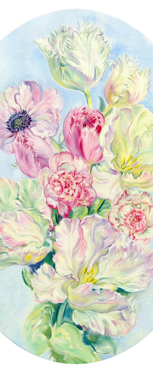 Oval bouquet with tulips, ranunculus and anemone by Daria Galinski