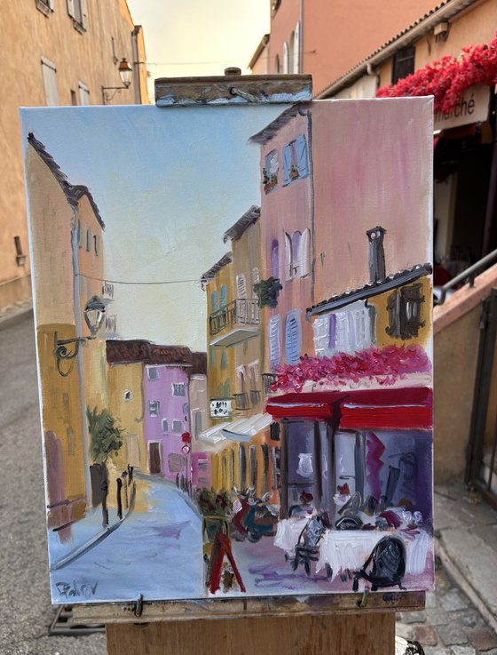 Red cafe in Sainte-Maxime