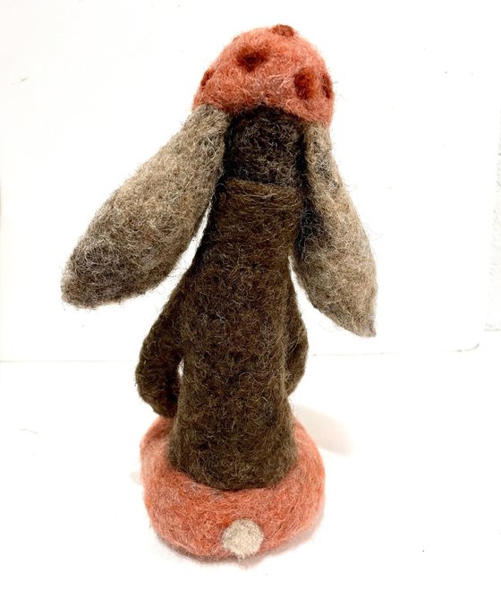 Séraphina, felted wool hare