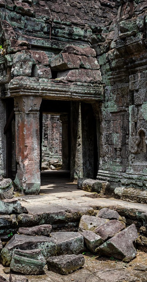 Angkor Series No.10 by Serge Horta