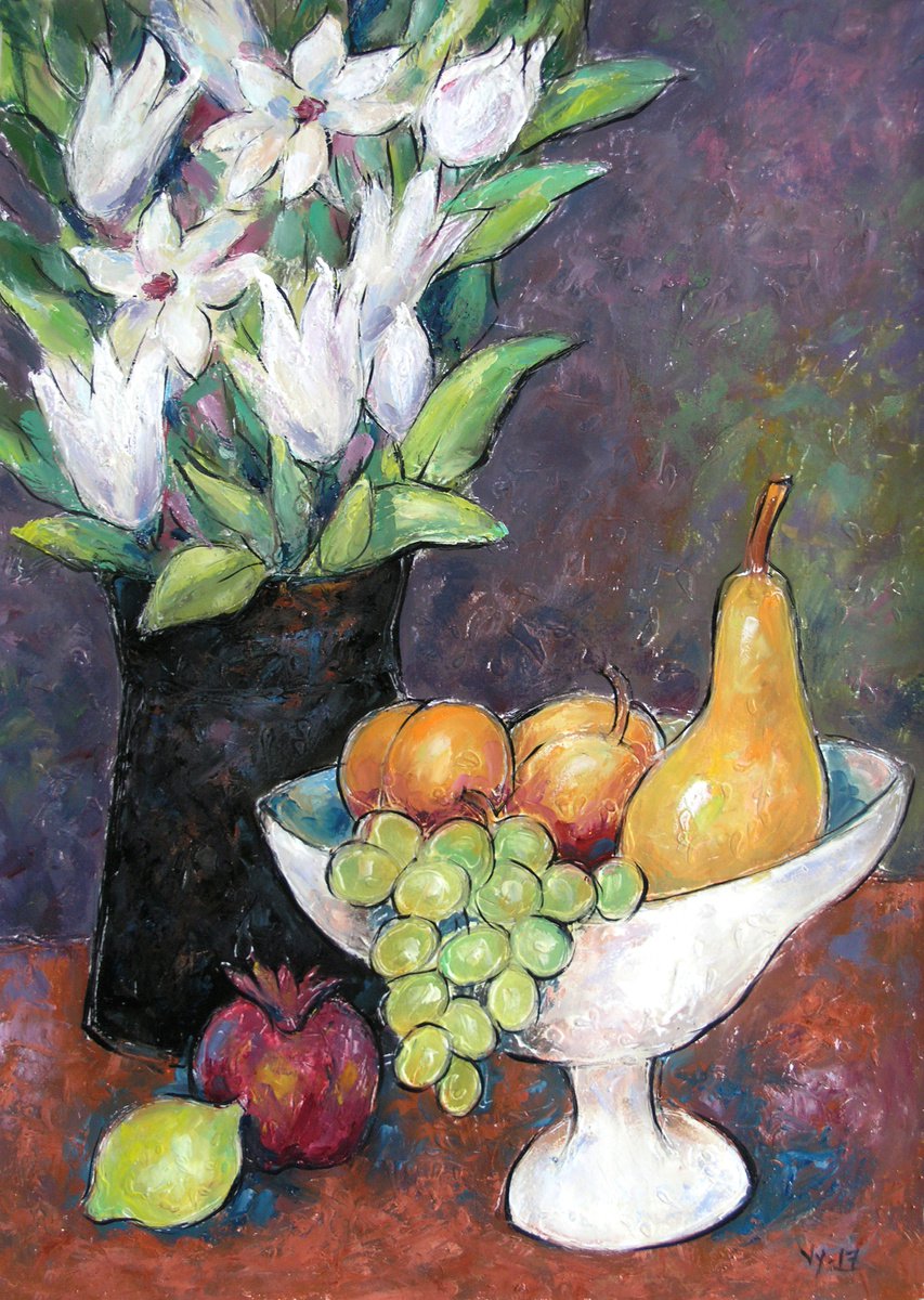Still life with fruit by Valentina Yevmenenko