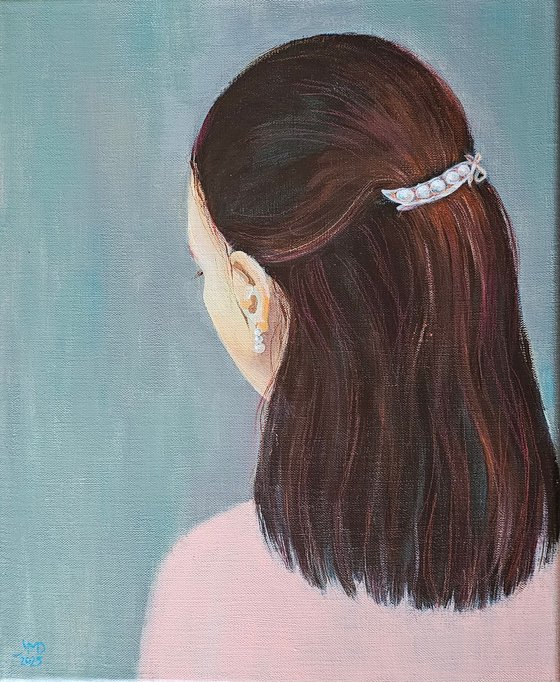 Naoko in pearl earrings