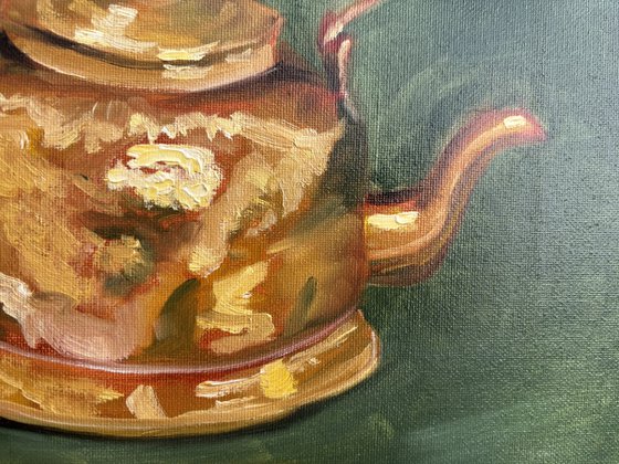 Still life with the old teapot