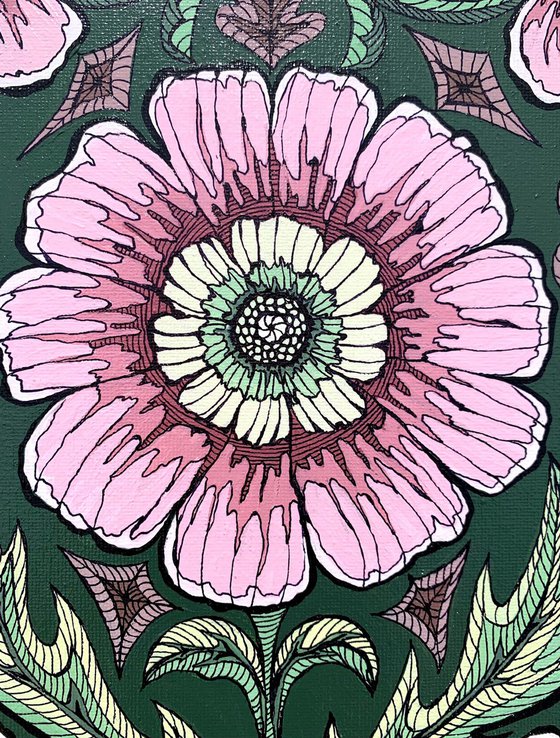 ORNAMENT WITH PINK FLOWERS