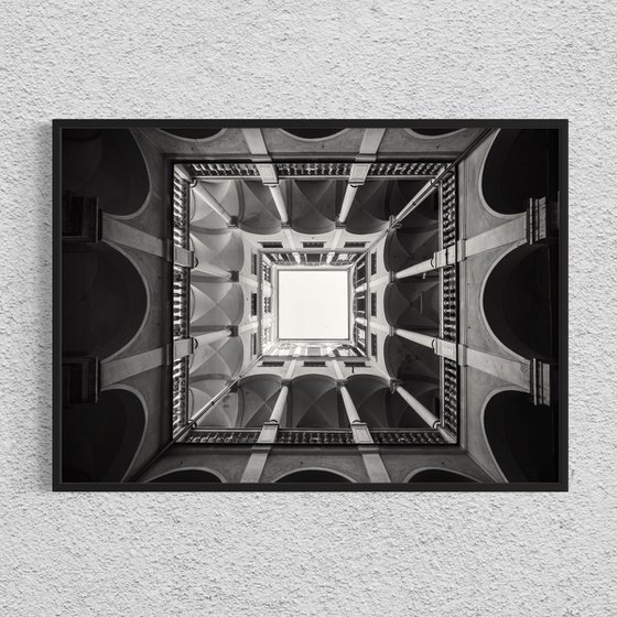 INSIDE THE PALACE (LARGE SIZE)