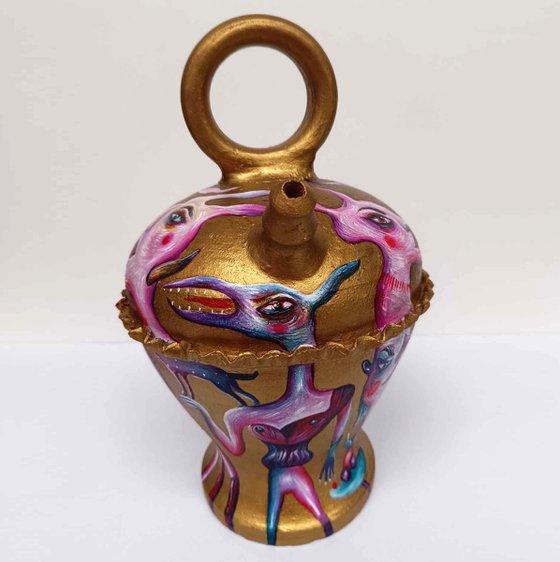 Golden rhapsody vase