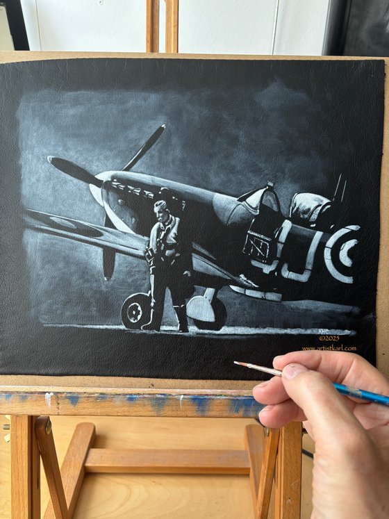 Monochrome Large Spitfire