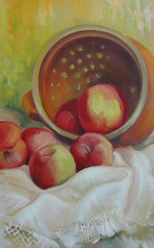 Red apples and pot by Elena Oleniuc