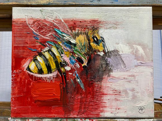 Buzzing Beauty