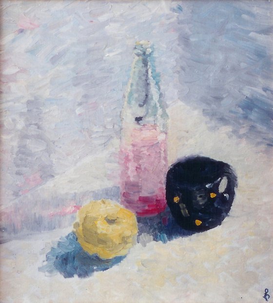 Still life with yellow apple
