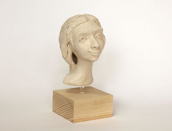 Naomi: ceramic portrait sculpture