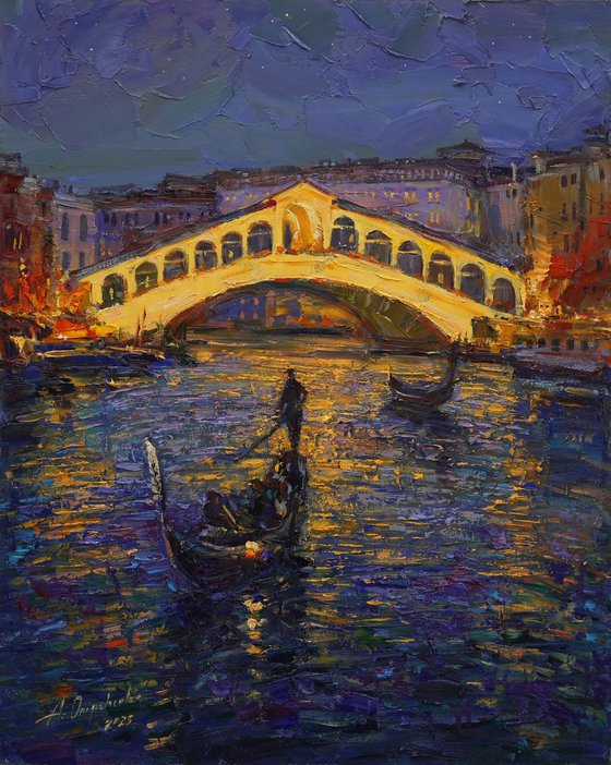 Rialto Bridge. Venice evening