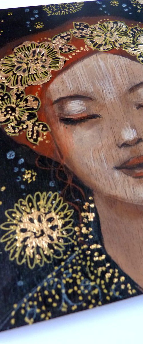 Sleeping beauty, acrylic and gold leaf on wood by Loetitia Pillault