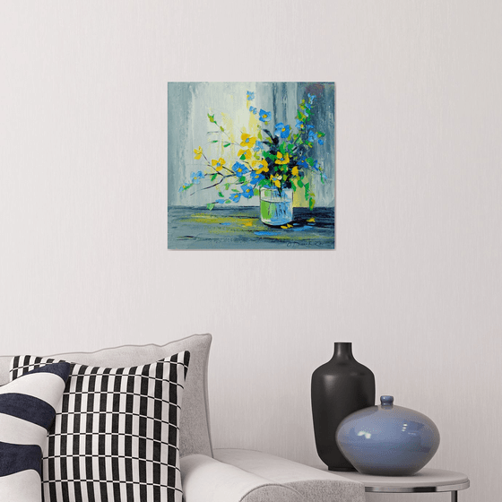 Bouquet of blue and yellow flowers