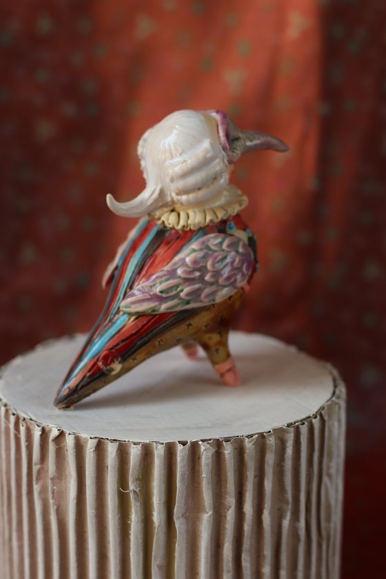 Noble Birdy. Ceramic sculpture.
