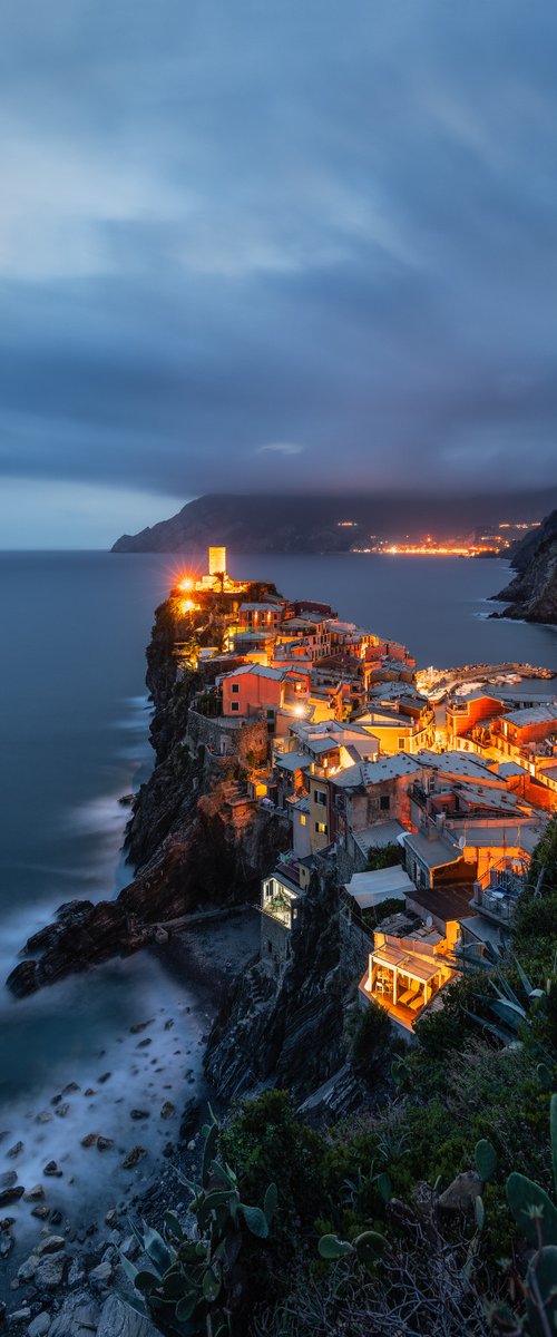 THE LIGHT OF VERNAZZA - Photographic Print on 10mm Rigid Support by Giovanni Laudicina