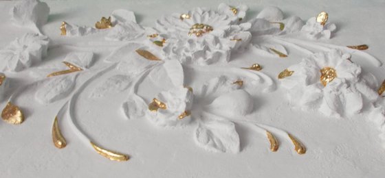 sculptural wall art “Flower Symphony in Gold”