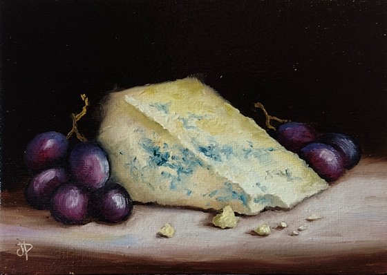 Blue Stilton Cheese with grapes