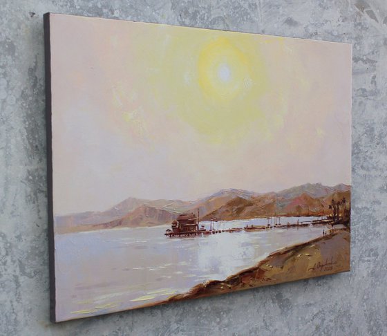 White sun of Eilat