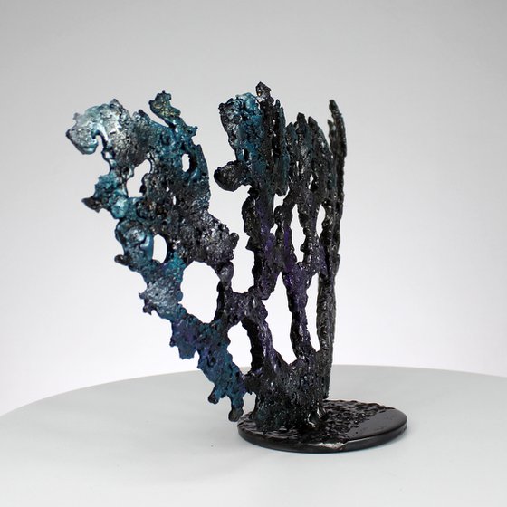 Abstraction II - Abstract metal sculpture - steel and pigment - Philippe Buil