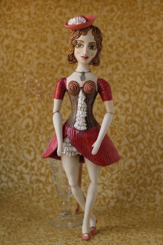 From the Cabaret girls, Beauty in Red. Wall sculpture by Elya Yalonetski