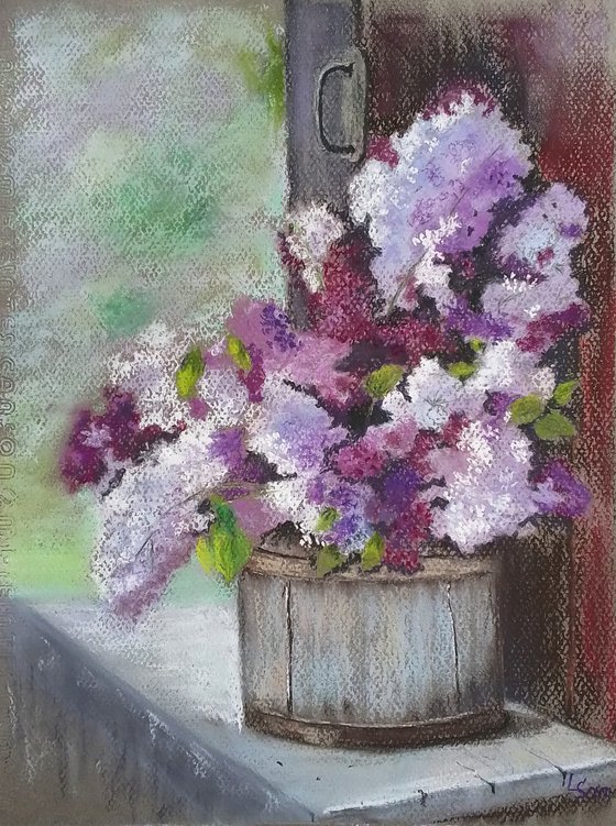 A lavish bouquet of lilacs