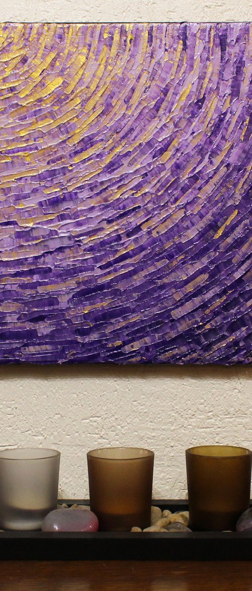 Quarter of purplish shine by Jonathan Pradillon