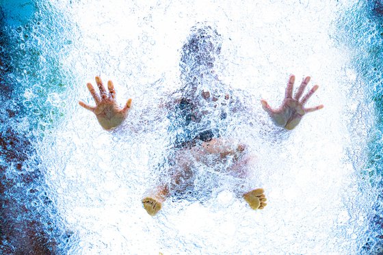 Underwater Hands and Toes