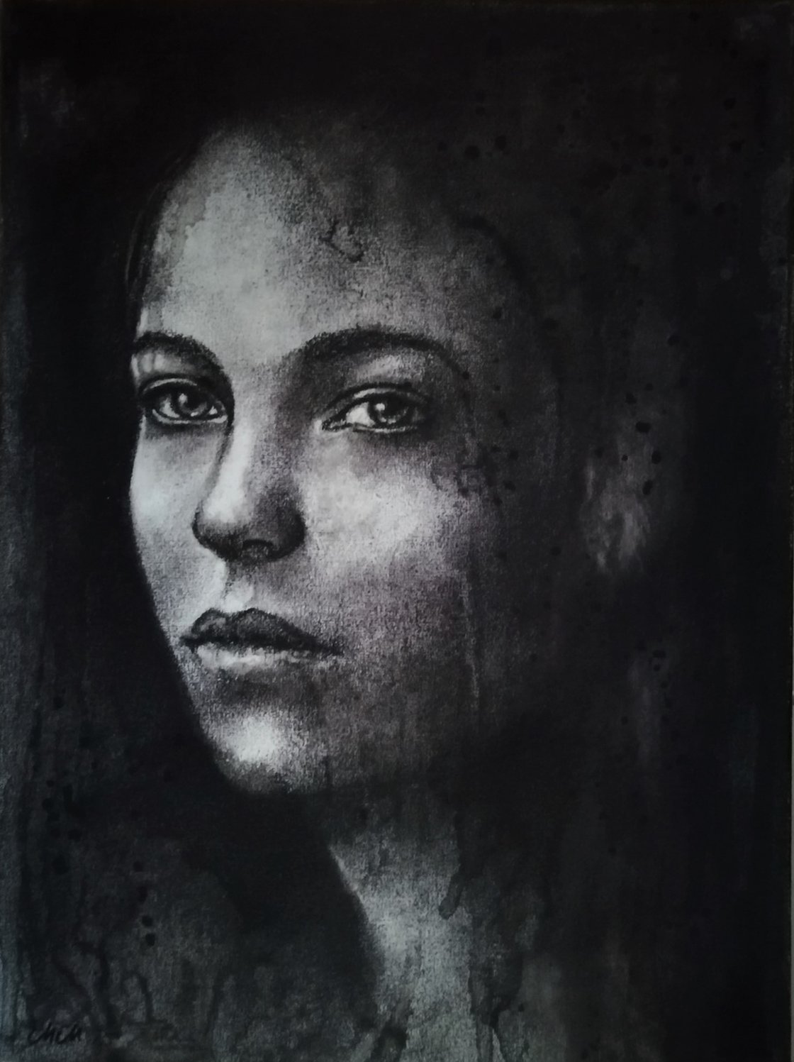 Draw a simple white charcoal portrait – Mont Marte Global