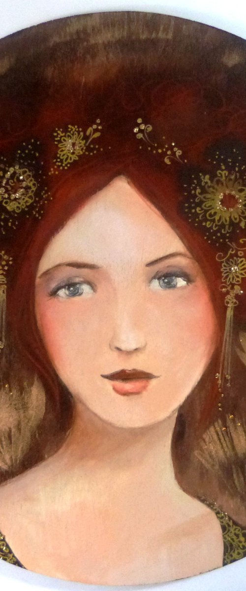 Gold nostalgia.  wood round artwork 30cm. by Loetitia Pillault