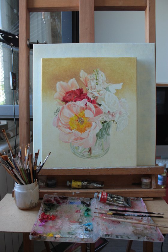 A small bouquet with a peony