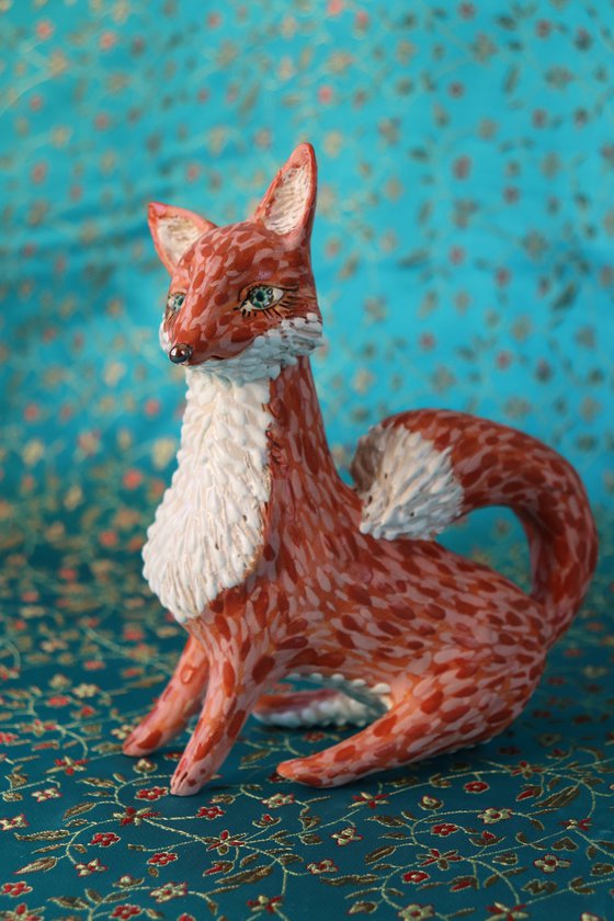 Sitting Fox. Tiny sculpture by Elya Yalonetski