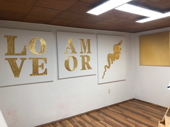 Amor in gold